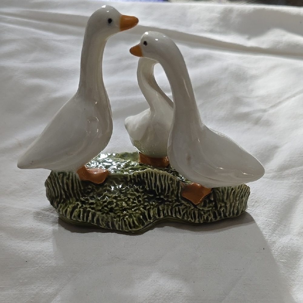 Ceramic Goose Figurine Trio on Green Base